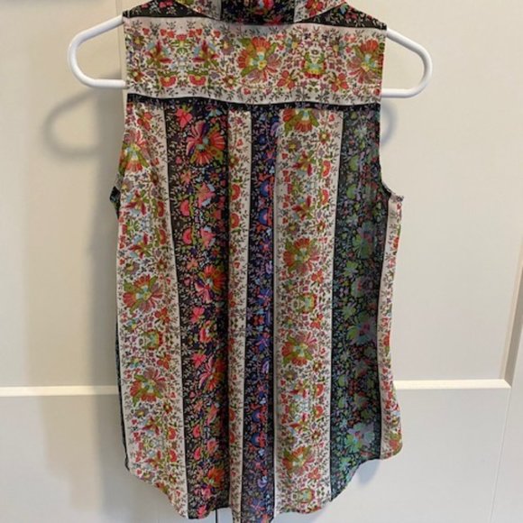 Multi-Coloured Sleeveless Blouse with Collar and Covered Buttons, Size S - Picture 2 of 7